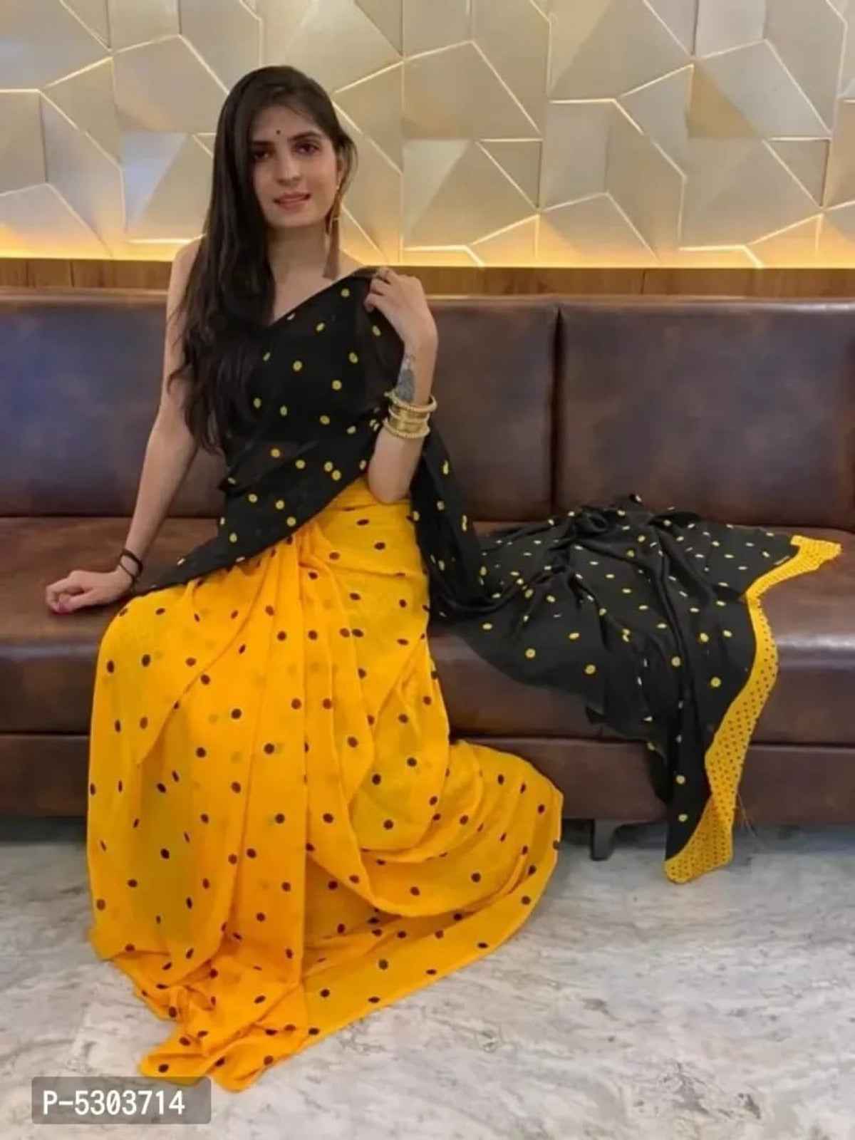 Georgette Polka Dot printed Saree with Blouse