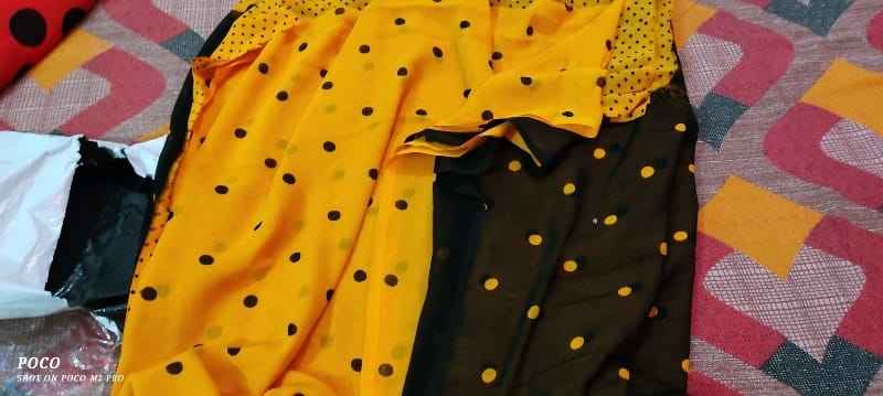 Georgette Polka Dot printed Saree with Blouse