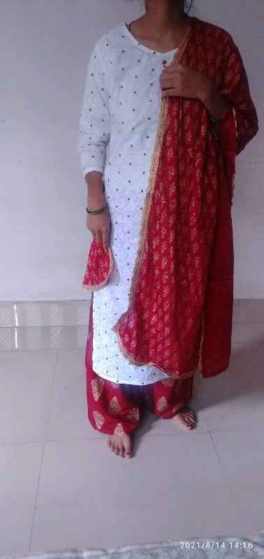 Jivika Sensational Women Kurta Sets