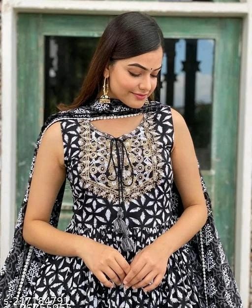 Kurta With Dupatta Set - OrderMeFirst