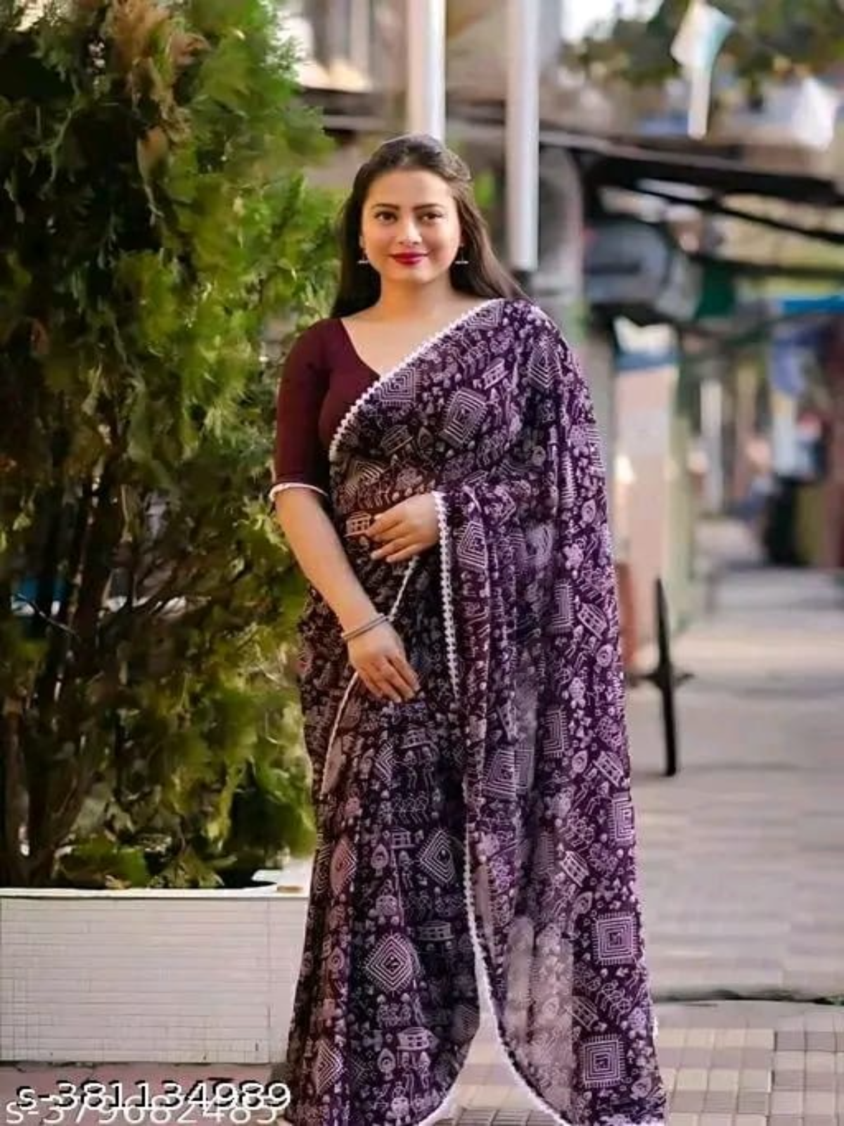 Aagyeyi Attractive Sarees - OrderMeFirst
