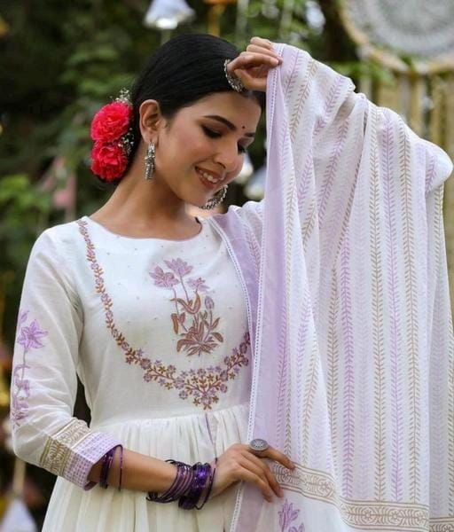 Women Pretty Anarkali Kurti - OrderMeFirst