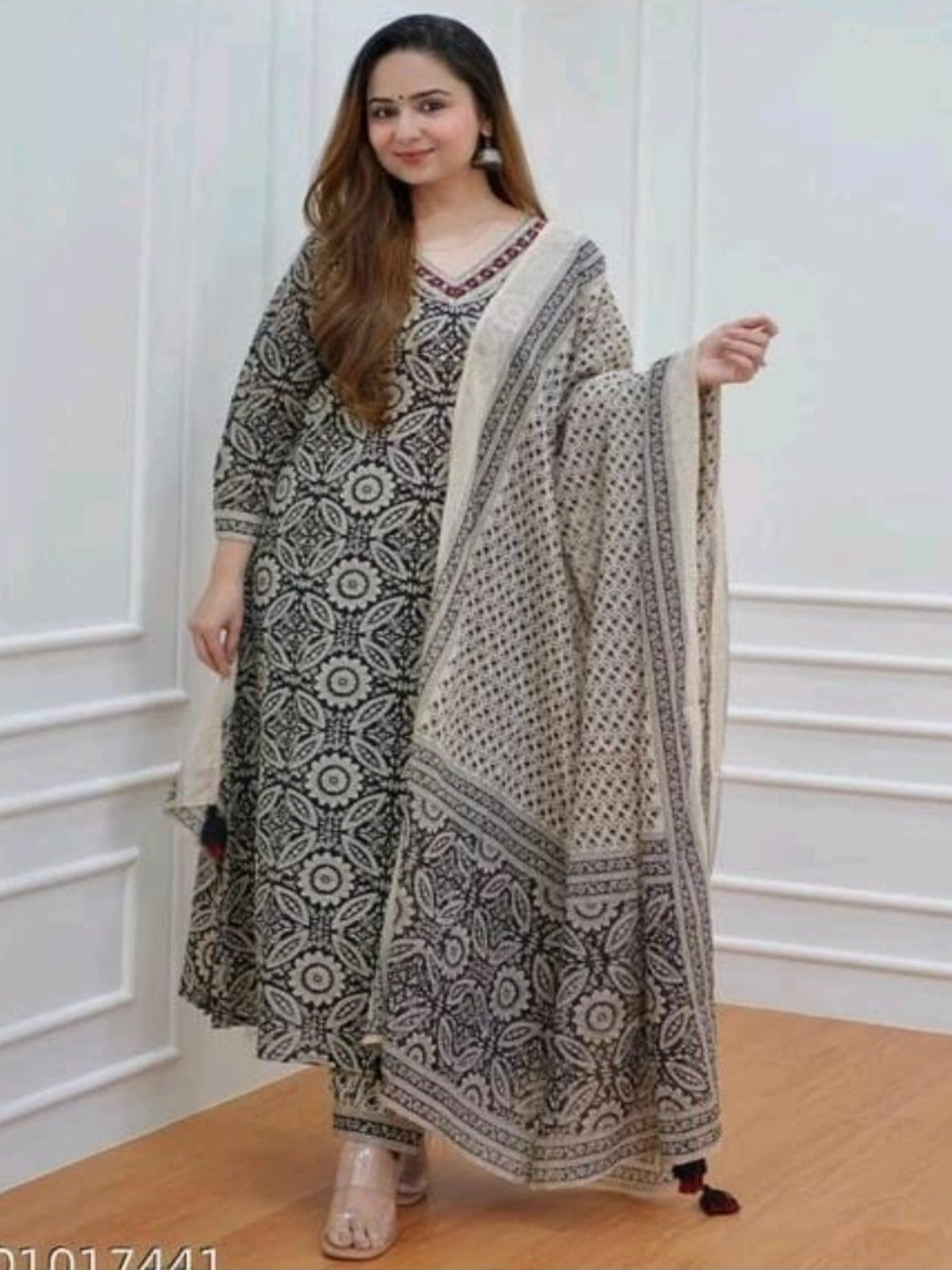 Women Printed Kurta and Pant Set With Dupatta - OrderMeFirst