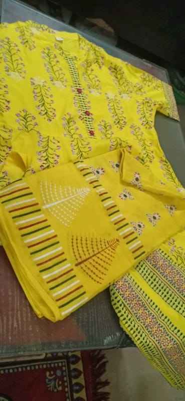 Womens Rayon Handwork Kurta with Beautiful Motif and Prints