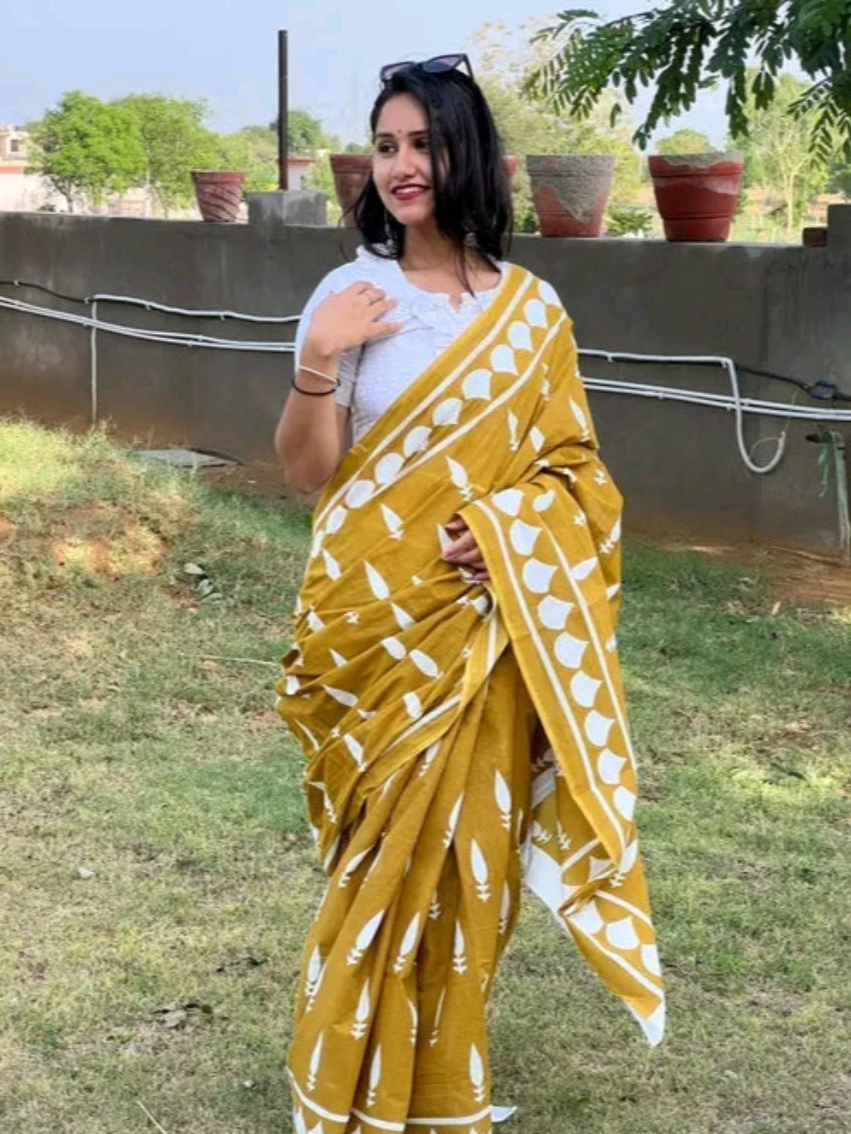 Jivika Attractive Sarees - OrderMeFirst