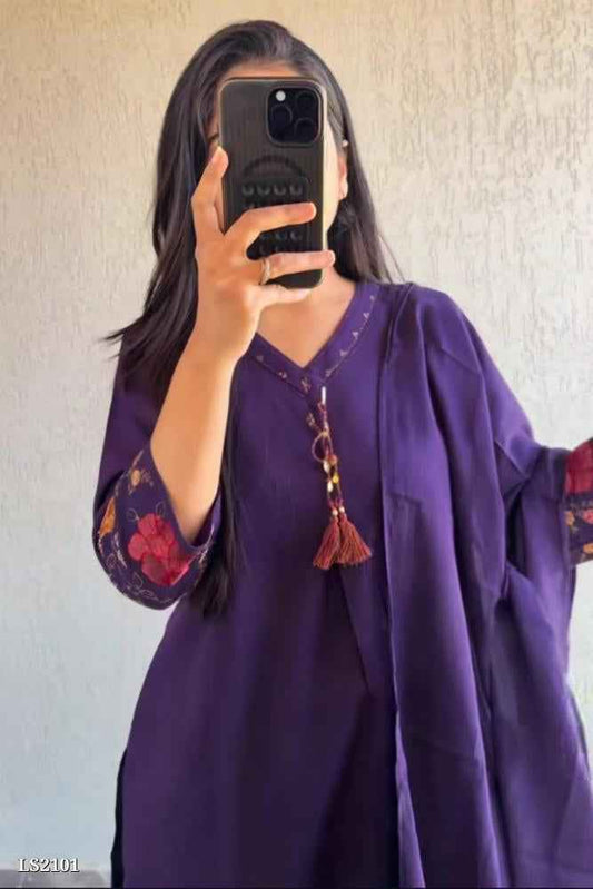 Women Embroidery Kurta Set