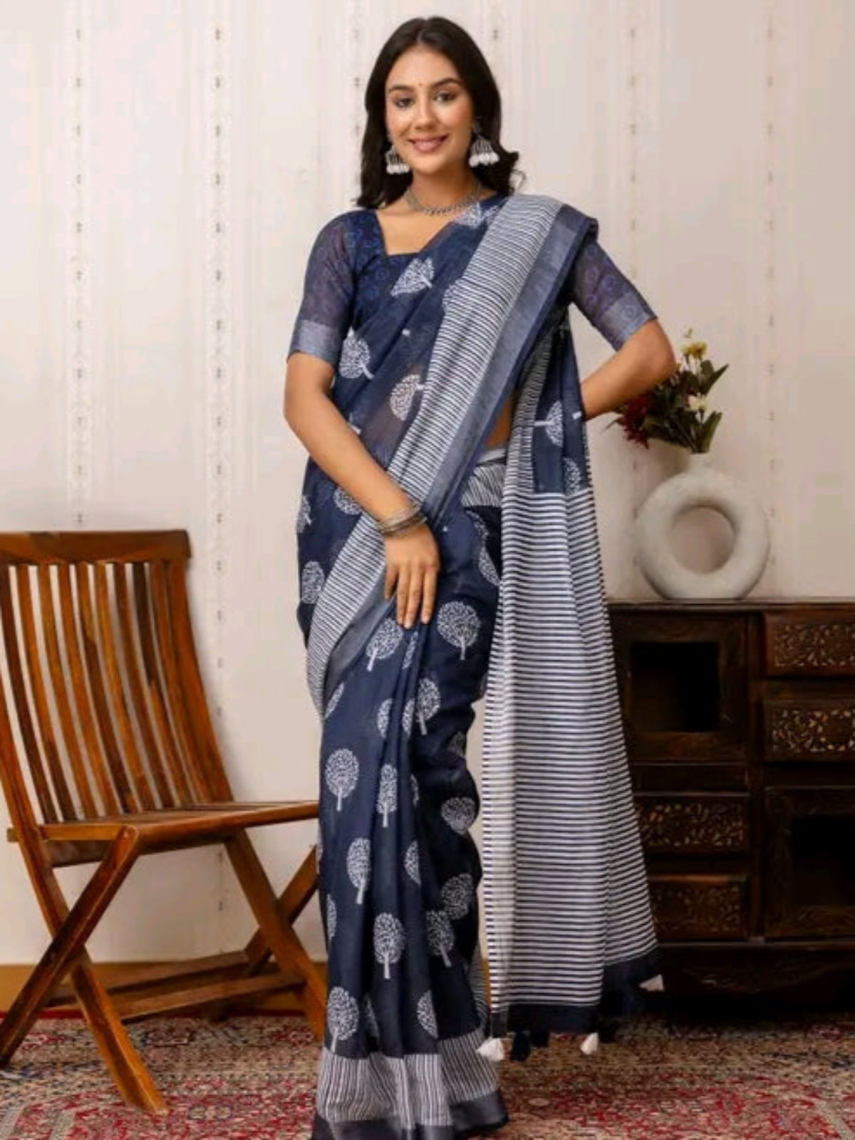 Myra Fashionable Sarees