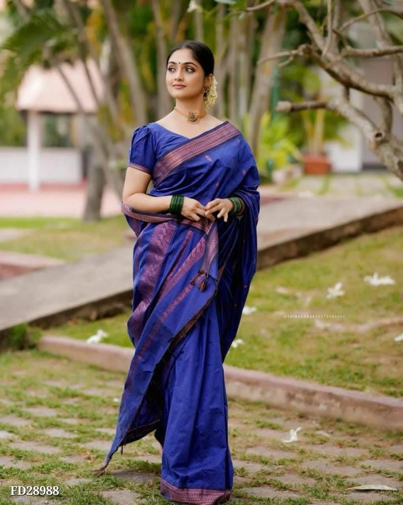 Lichi Silk Saree With Jacquard Border