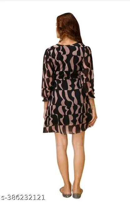 Classy Graceful Women Tops & Tunics